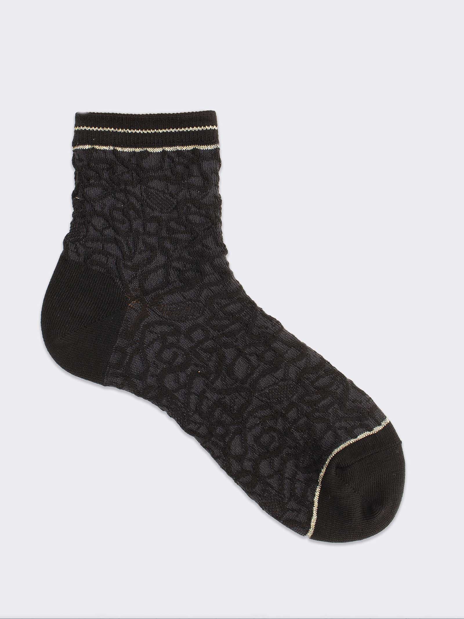 Women's Short Socks with Braided Pattern - Elegant Warm Cotton Design - Image 1