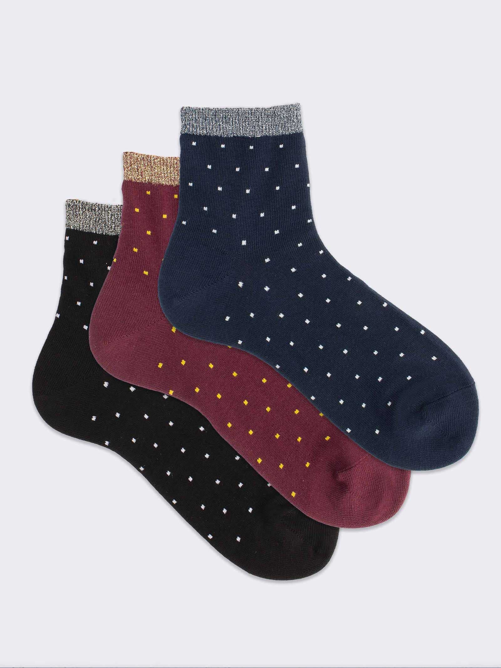 Calcetines Cortos de Mujer con Lunares en Algodón Cálido - Elegantes y Cómodos - Image 1