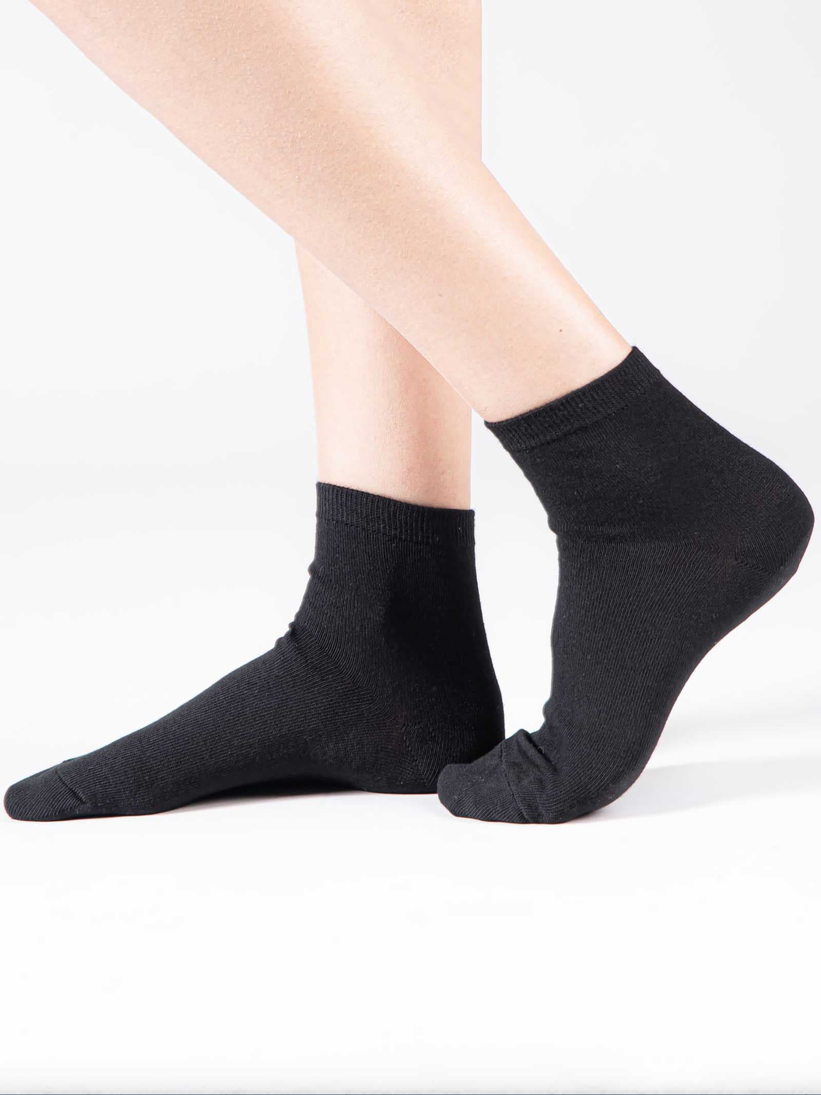 Calcetines Cortos de Algodón para Mujer - Elegantes y Cómodos - Image 1