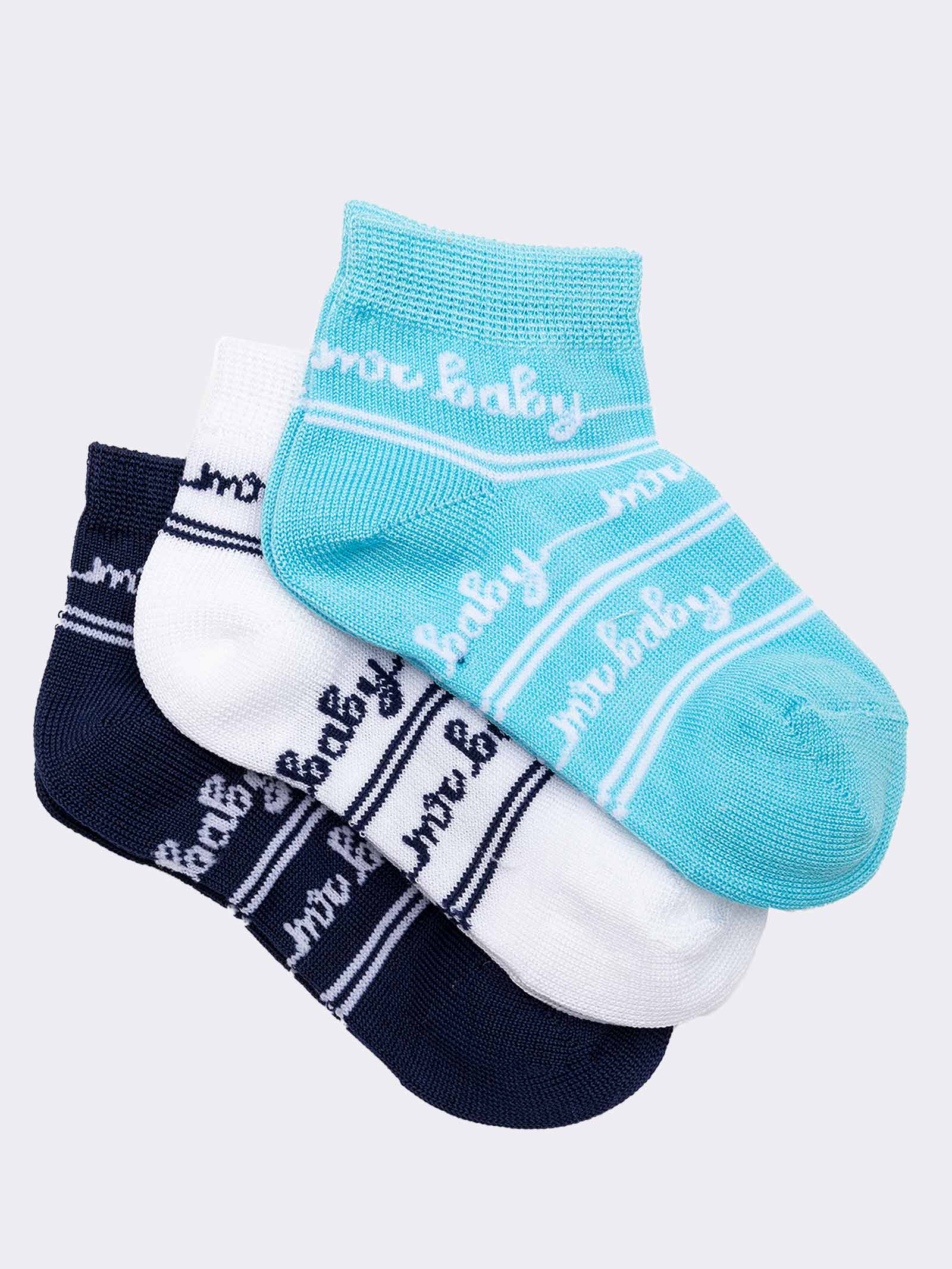 Chaussettes Élégantes pour Bébé avec Écritures Décoratives - Image 1