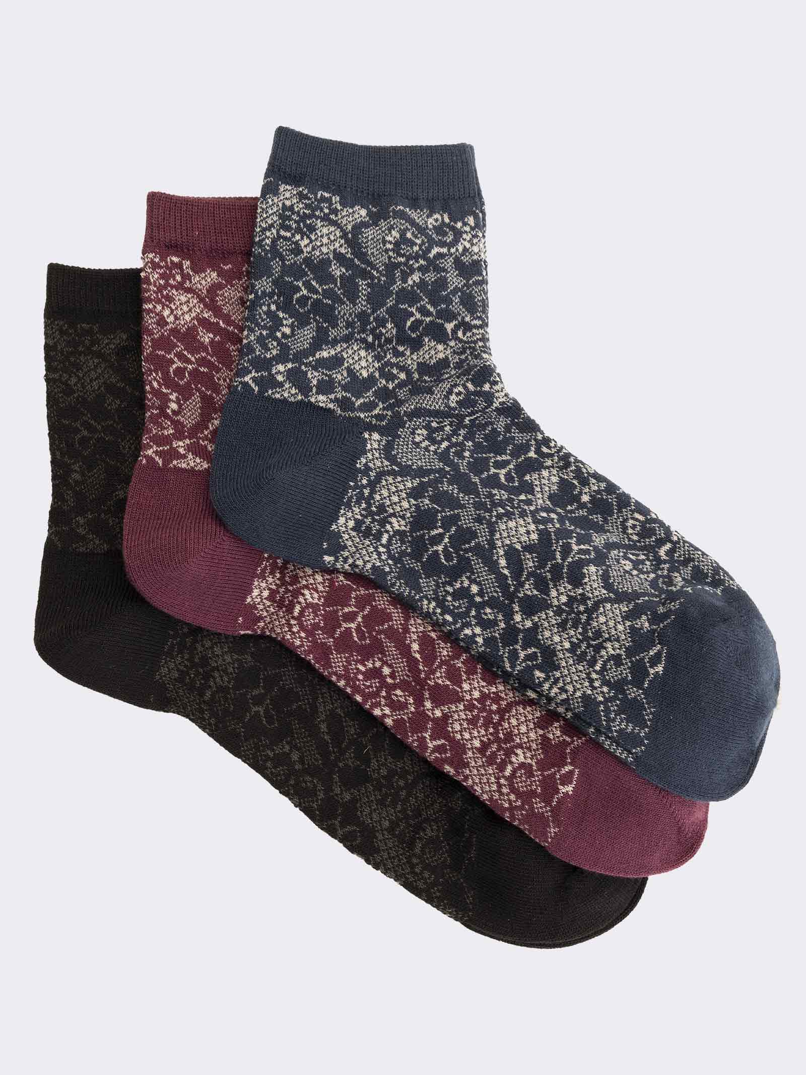 Calcetines Cortos Elegantes para Mujer con Patrón de Encaje - Algodón Cálido - Image 1