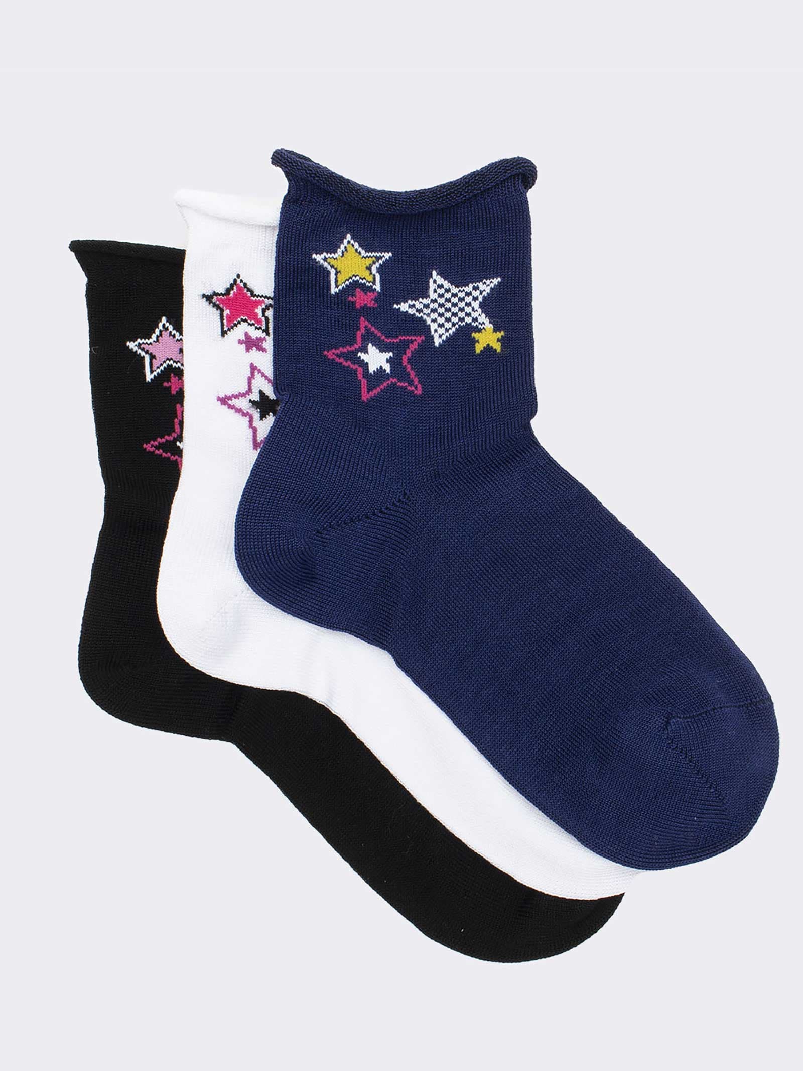 Kinder Kurzsocken mit Sternen - Verspieltes Muster aus Kühler Baumwolle - Image 1