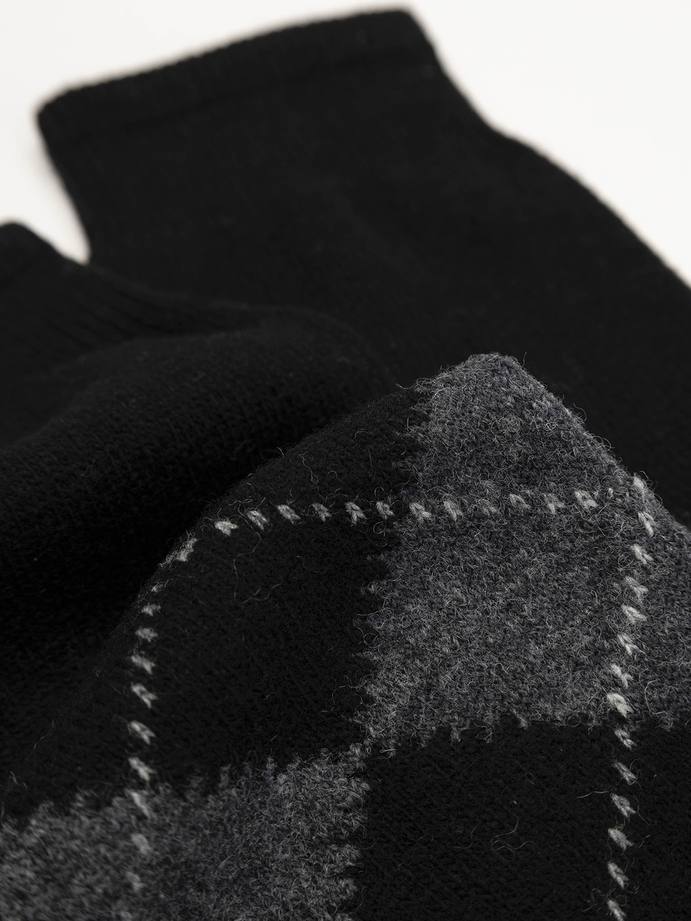 Calcetines Largos de Hombre con Diseño de Rombos en Cachemira Made in Italy - Image 2