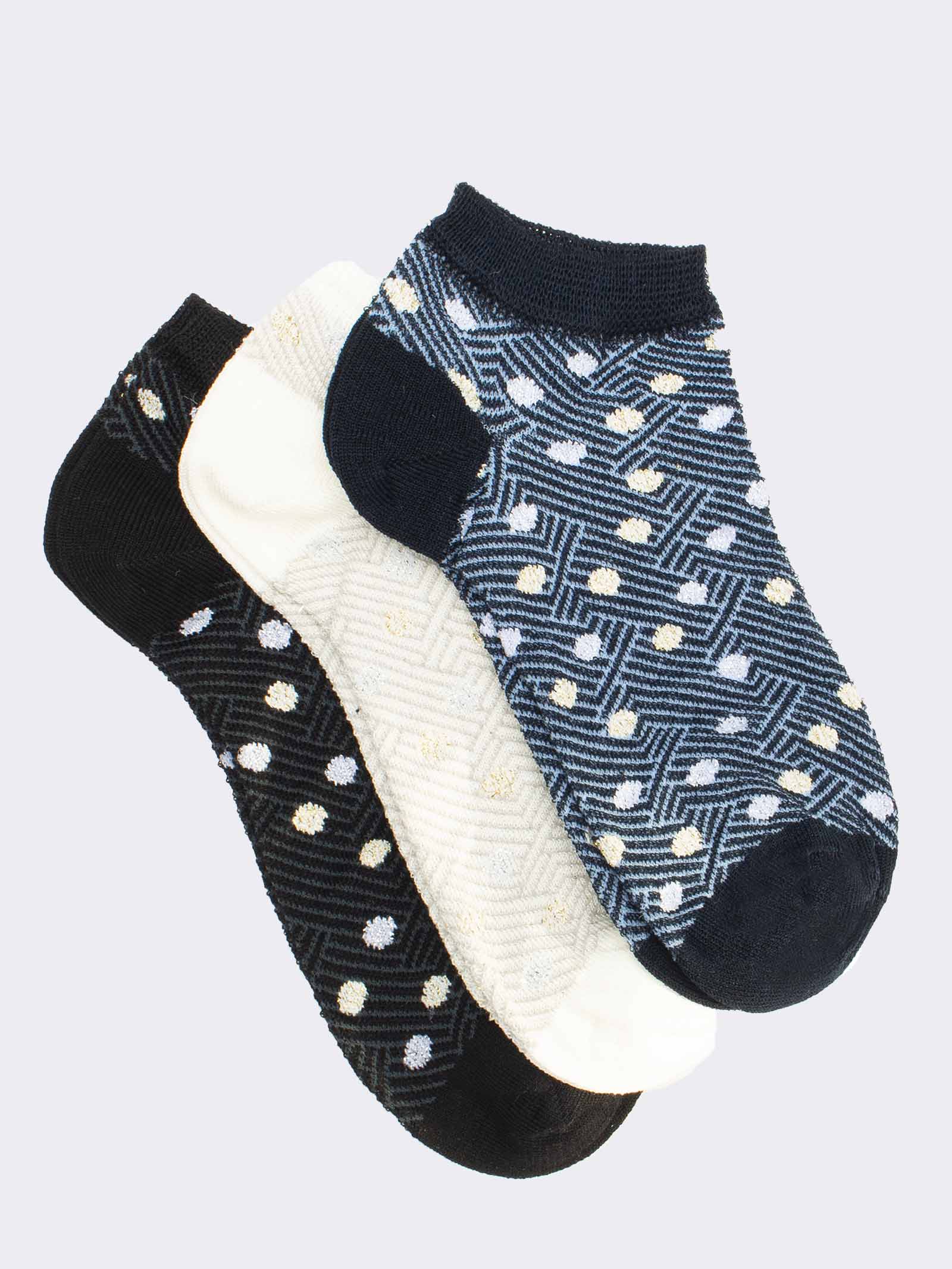 Women's Geometric Pattern Ankle Socks - Stylish Cotton Blend Socks - Image 1