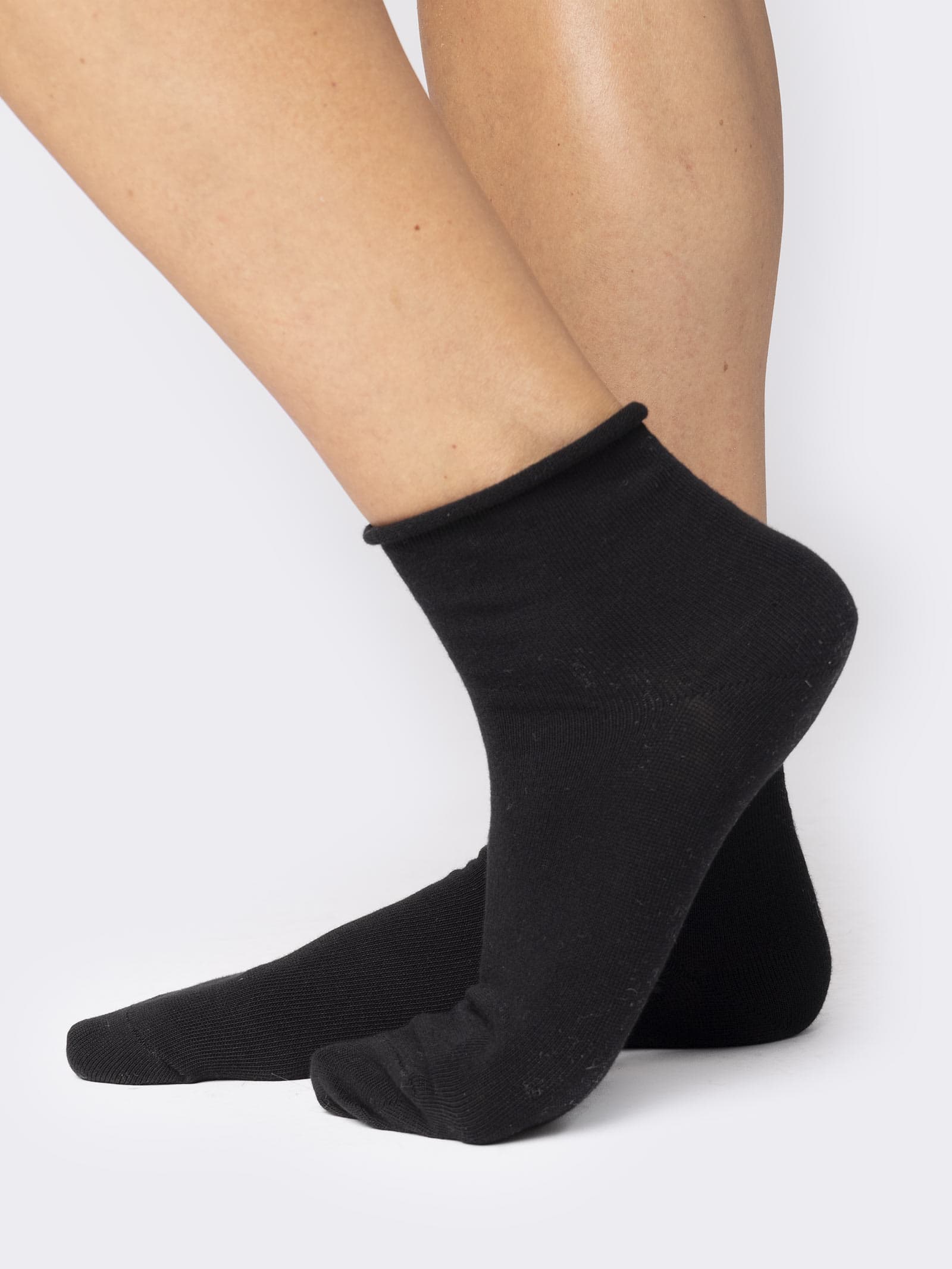 Women's Premium Wool Short Socks - Daily Comfort - Image 1