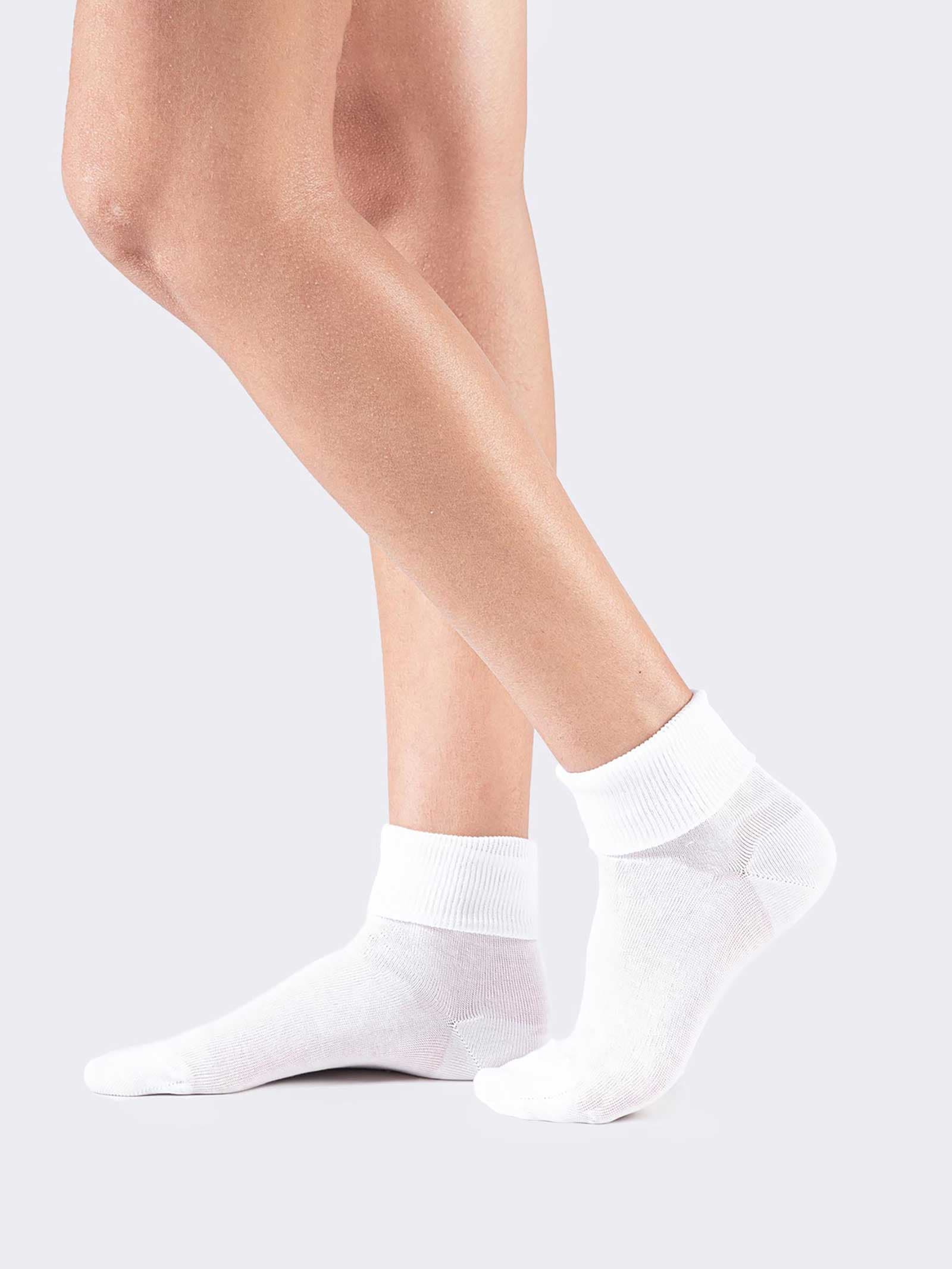 Calcetines Cortos para Mujer de Algodón Fresco con Dobladillo - Image 1