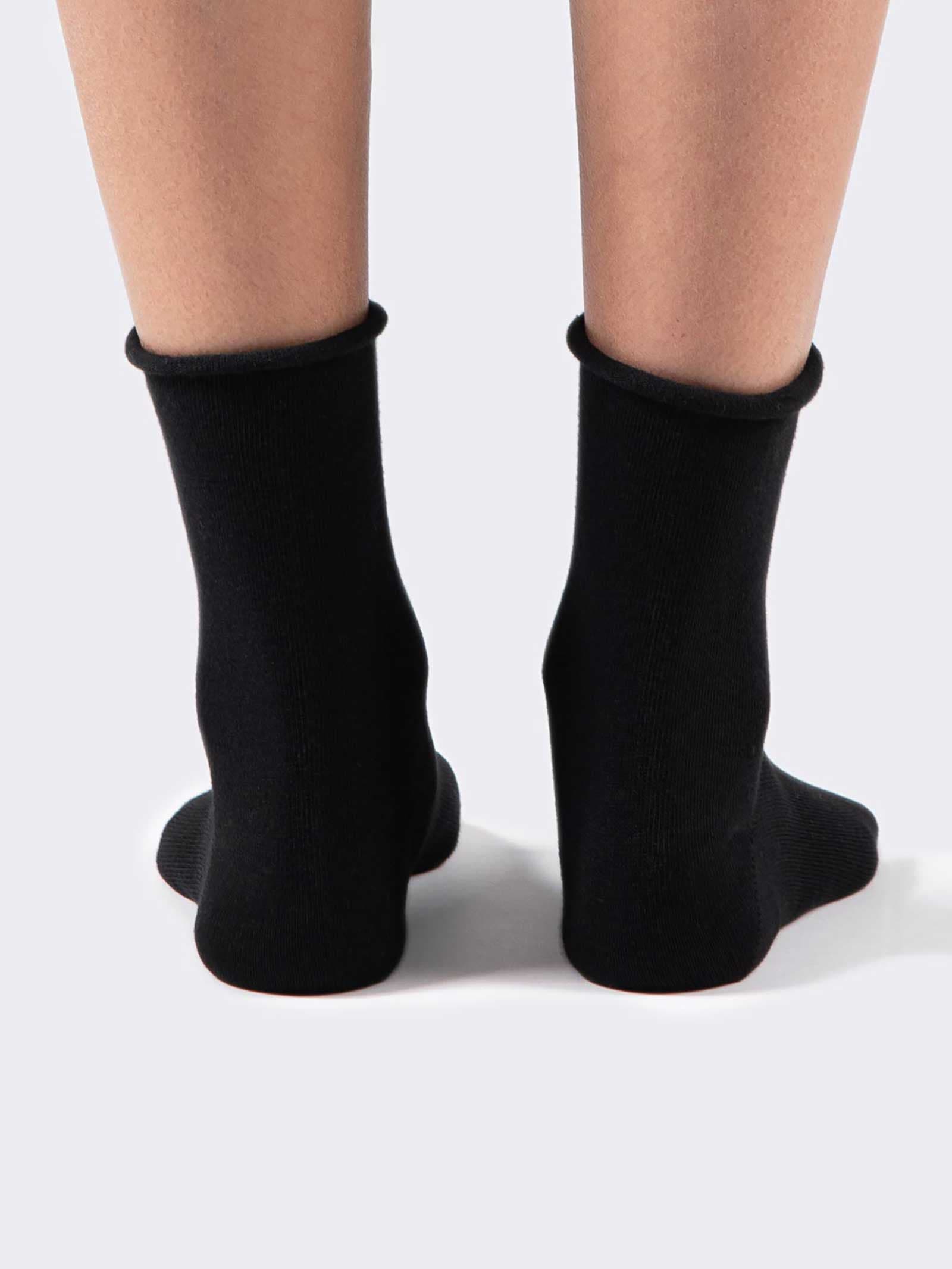 Calcetines cortos para mujer de algodón caliente con puño de corte láser - Image 3