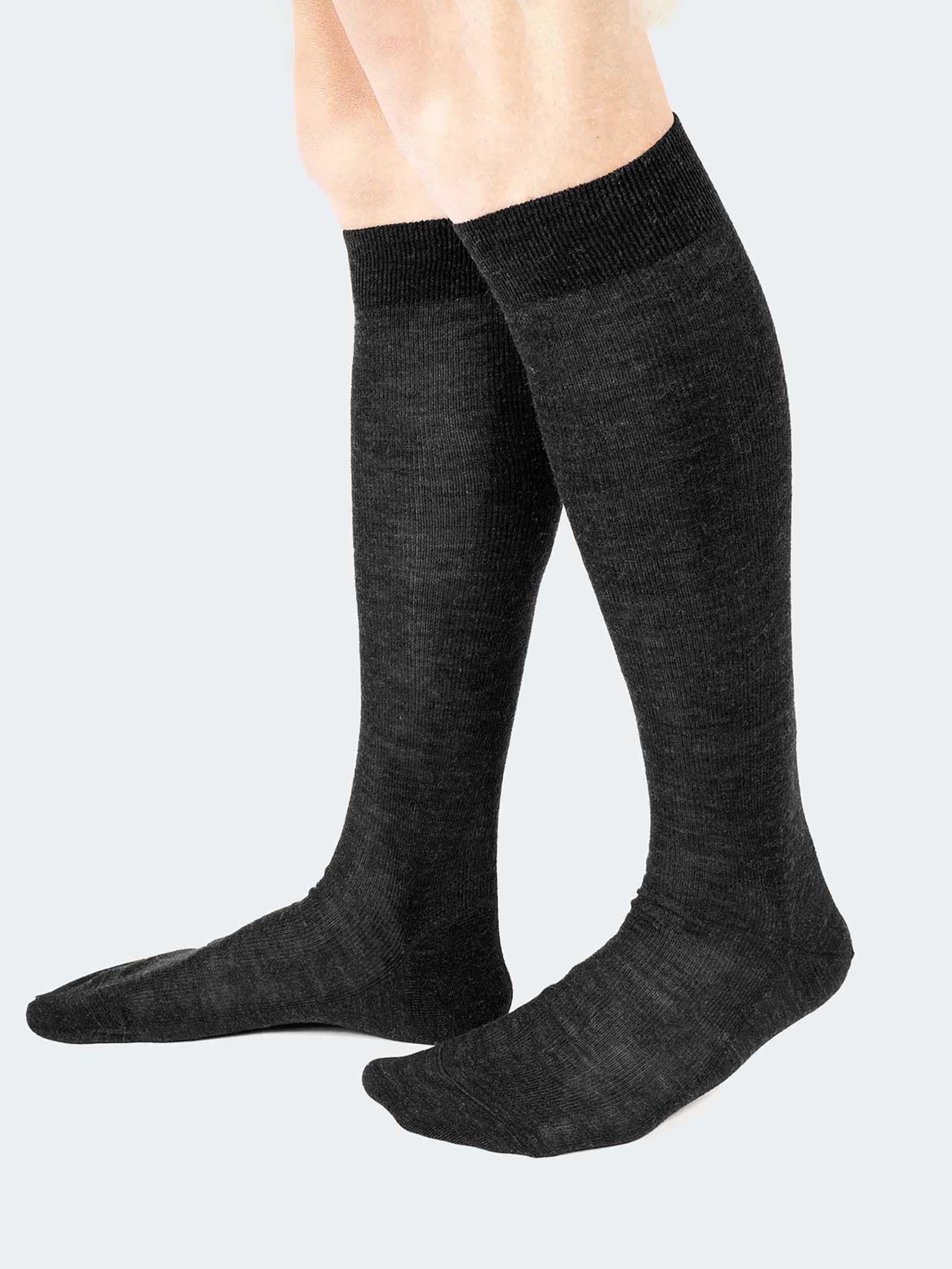 Kniestrümpfe mit 1:1 Rippenstrickmuster aus Wolle - Made in Italy - Image 1
