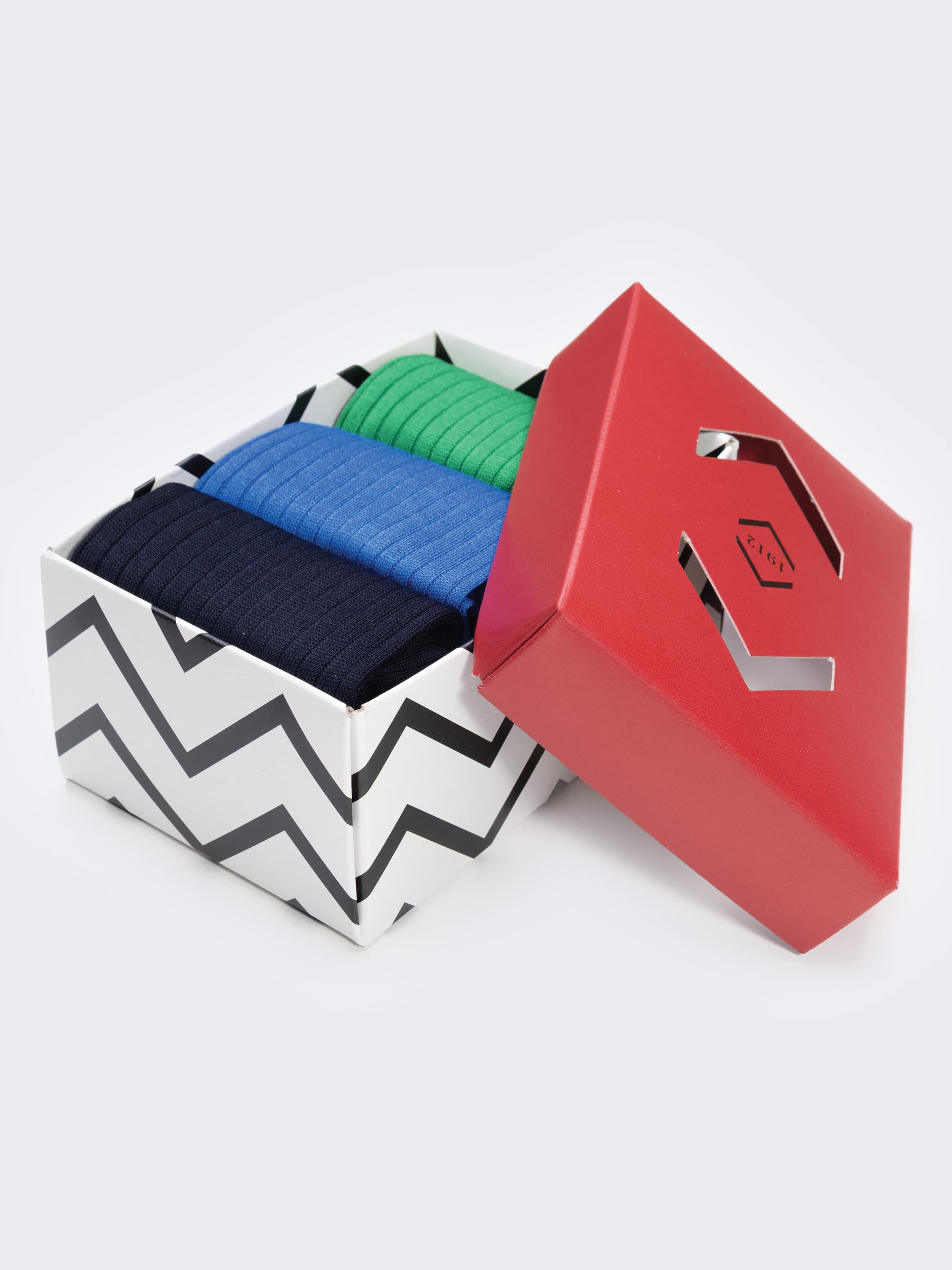 Geschenkbox mit 3 Paar gerippten Herrensocken aus Schottischem Garn - Image 3
