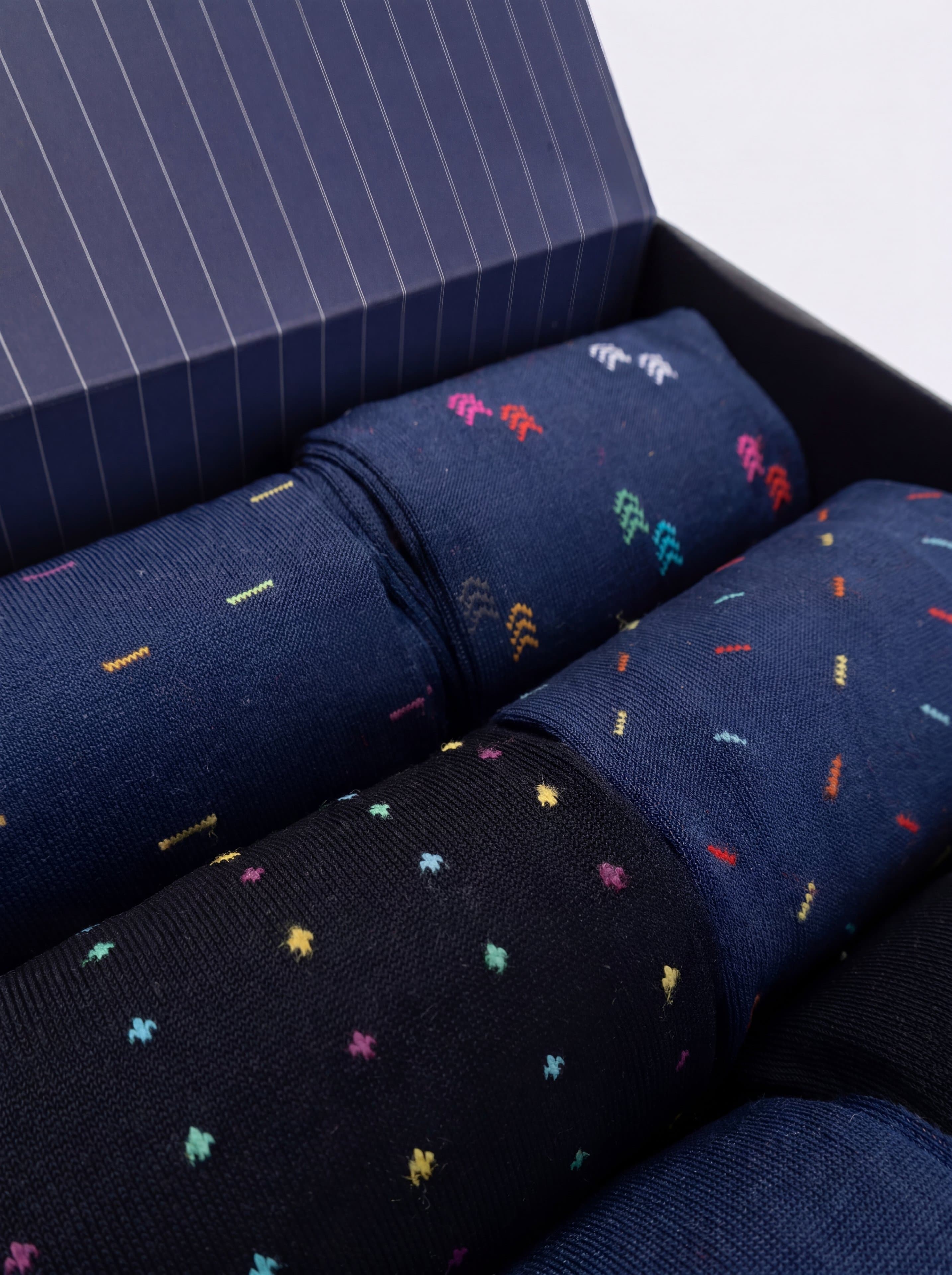 Gift box 6 Pairs Men's Long Fancy Socks Elegant mix - Image 4