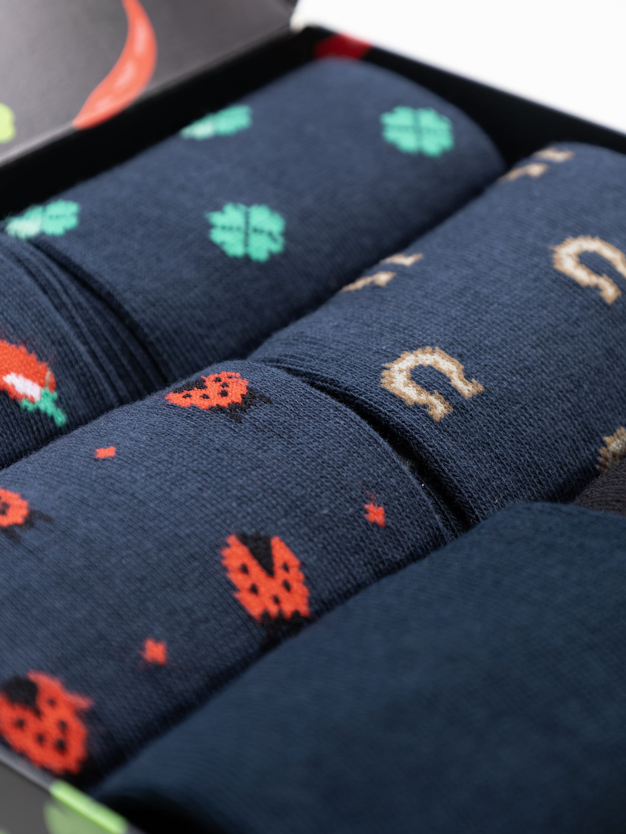 Geschenkbox Glücksbringer Herrensocken - 6 Paar aus warmem Baumwollmaterial - Image 4