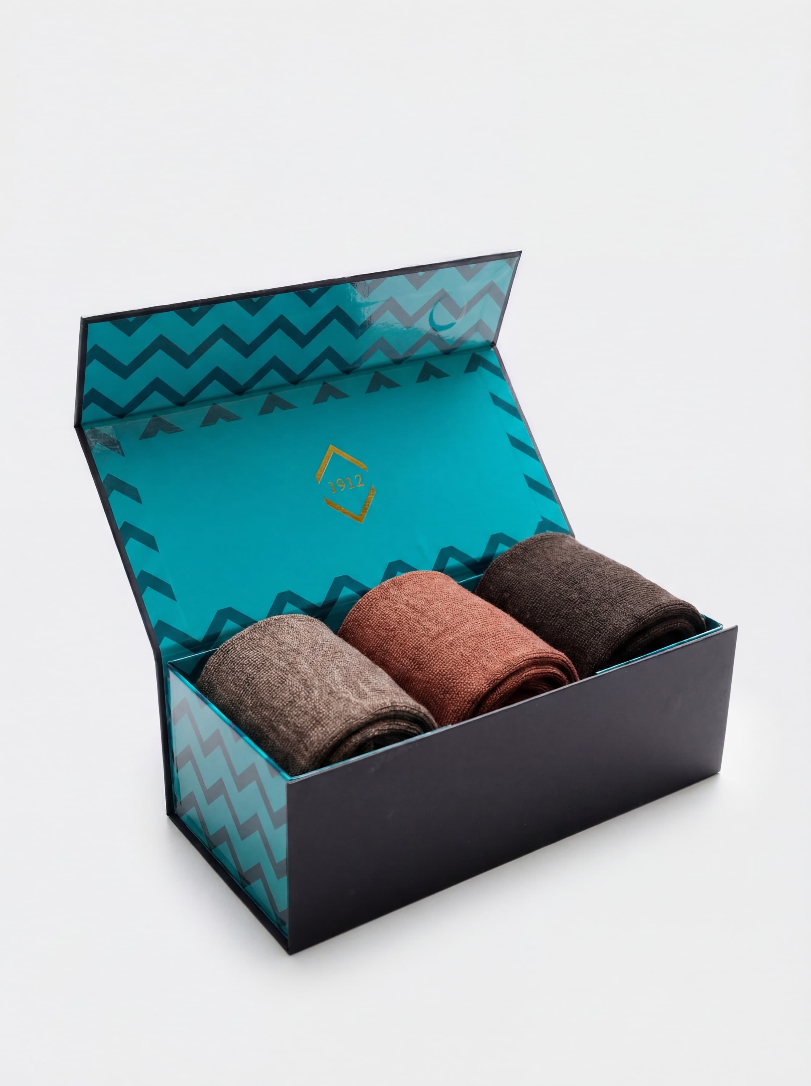Gift box 3 pairs Long Solid Color Cashmere Blend Socks - Image 3