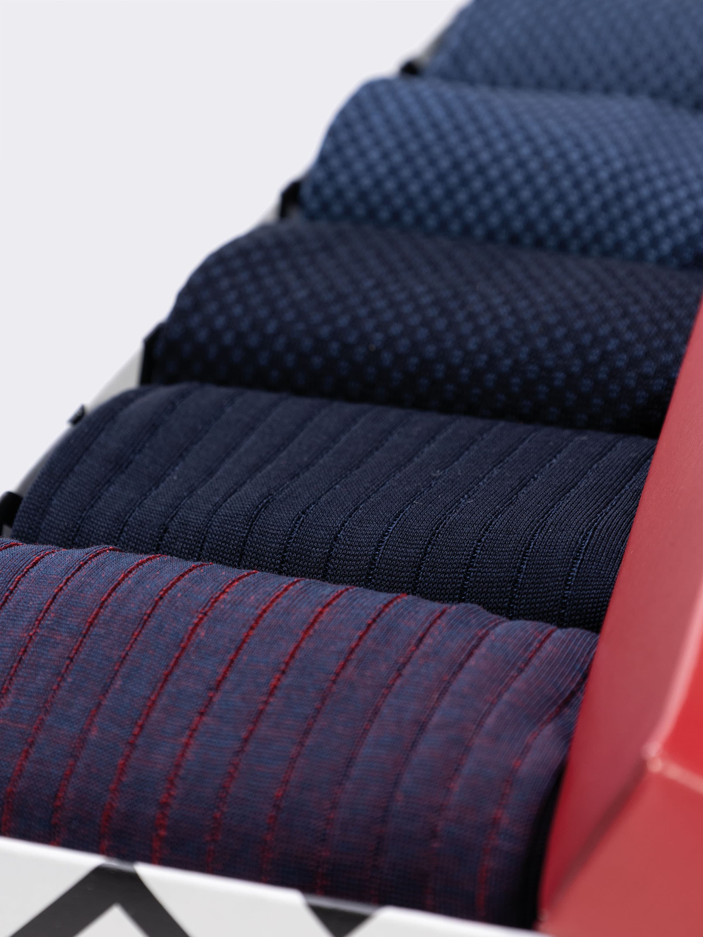 Gift box with 5 pairs of men's Luxury Fantasy and Vanisè socks in Lisle Cotton - Image 3