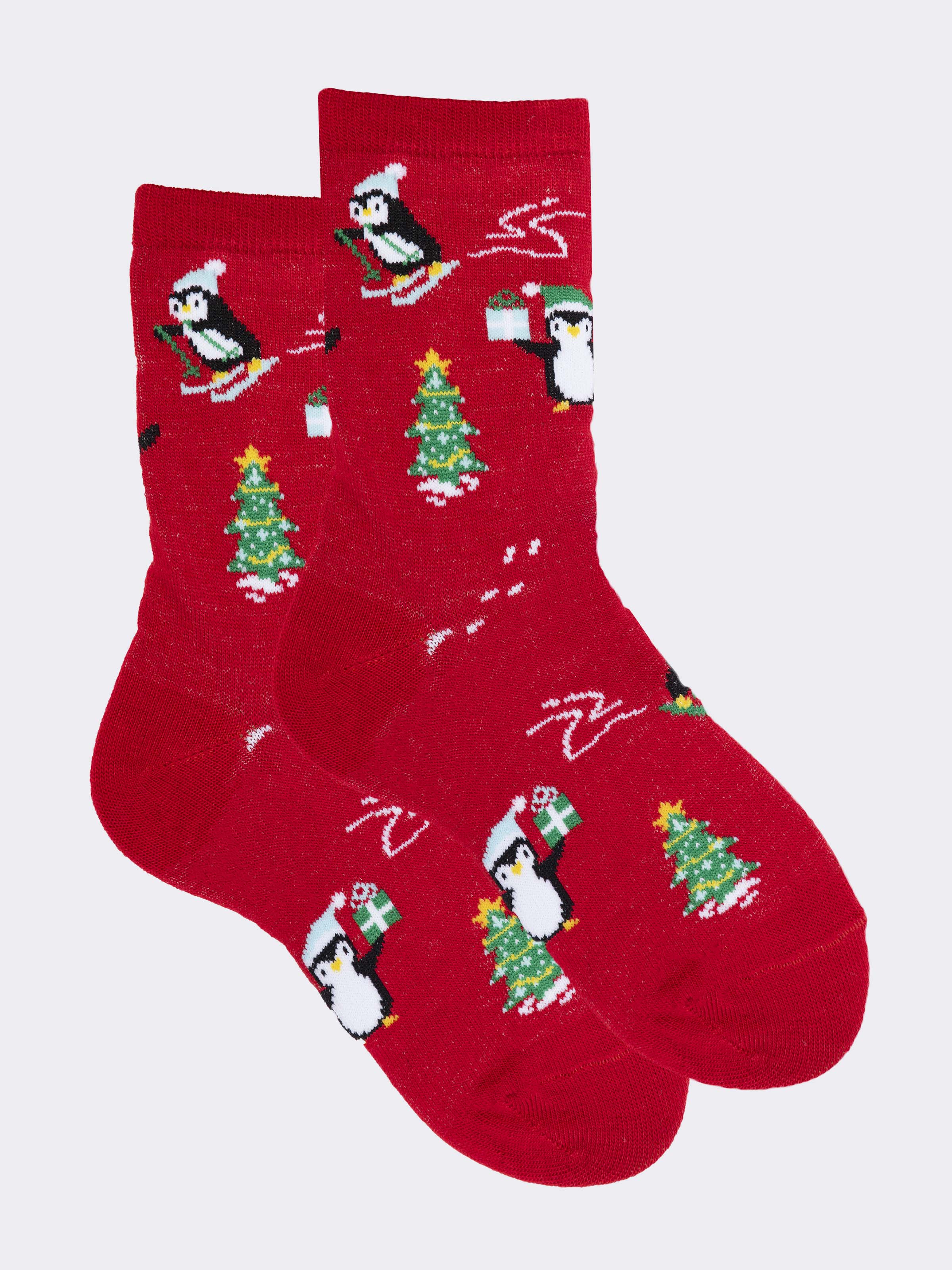 Calcetines Navideños para Niños - Patrón Festivo de Invierno - Image 1