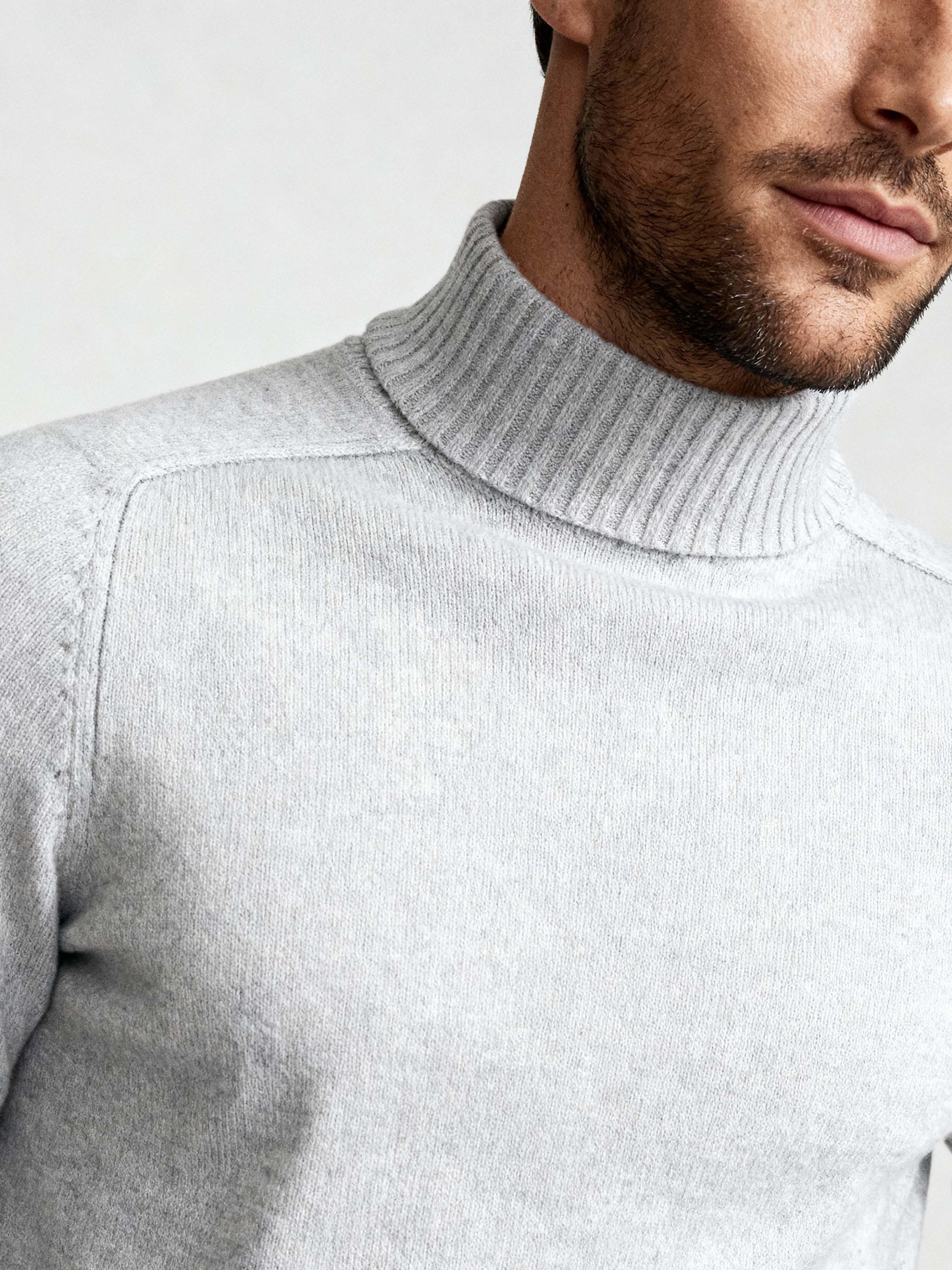 Men's long sleeve turtleneck with ribbed details in Cashmere blend - Image 3