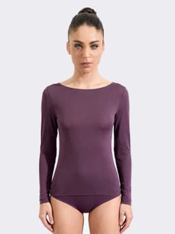 violeta oscuro