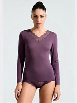 violeta oscuro