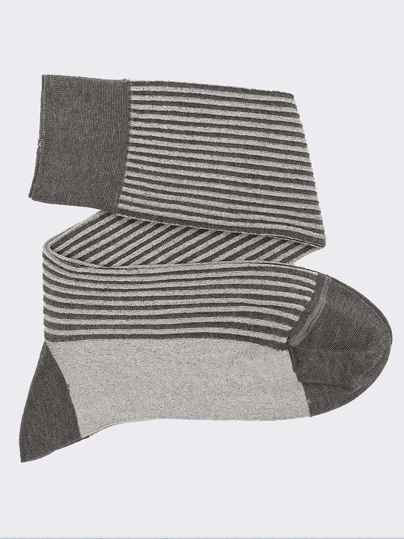 Herren Lange Gestreifte Warme Baumwollsocken - Elegantes Design - Image 1