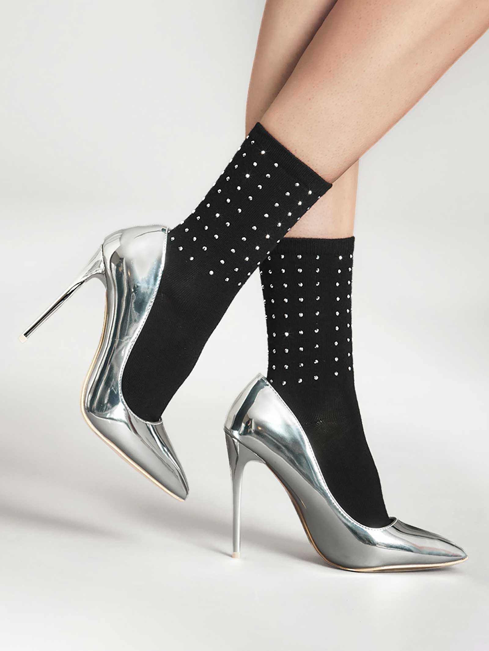 Women's Patterned Ankle Socks - Elegant Decorative Design - Image 1