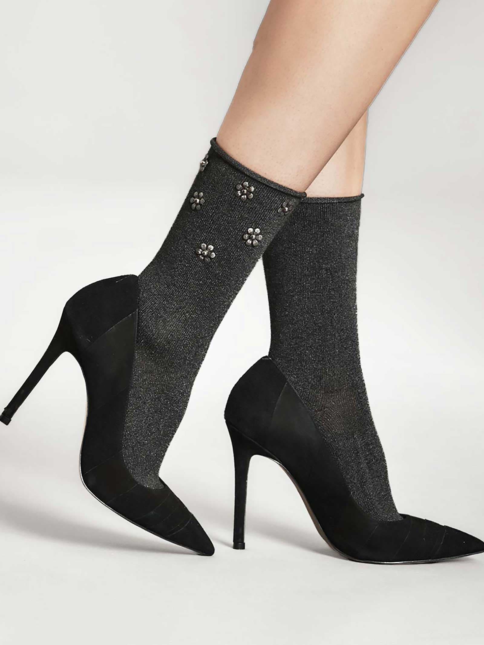 Women's Short Socks with Elegant Floral Relief Pattern - Image 1