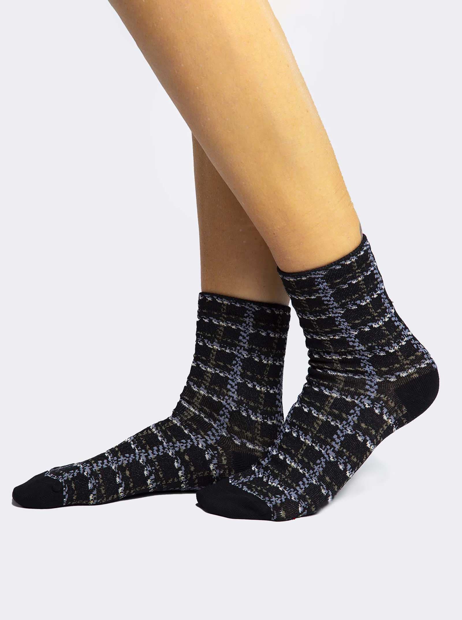 Chaussettes Courtes à Carreaux en Coton Chaud pour Femme - Design Élégant - Image 1