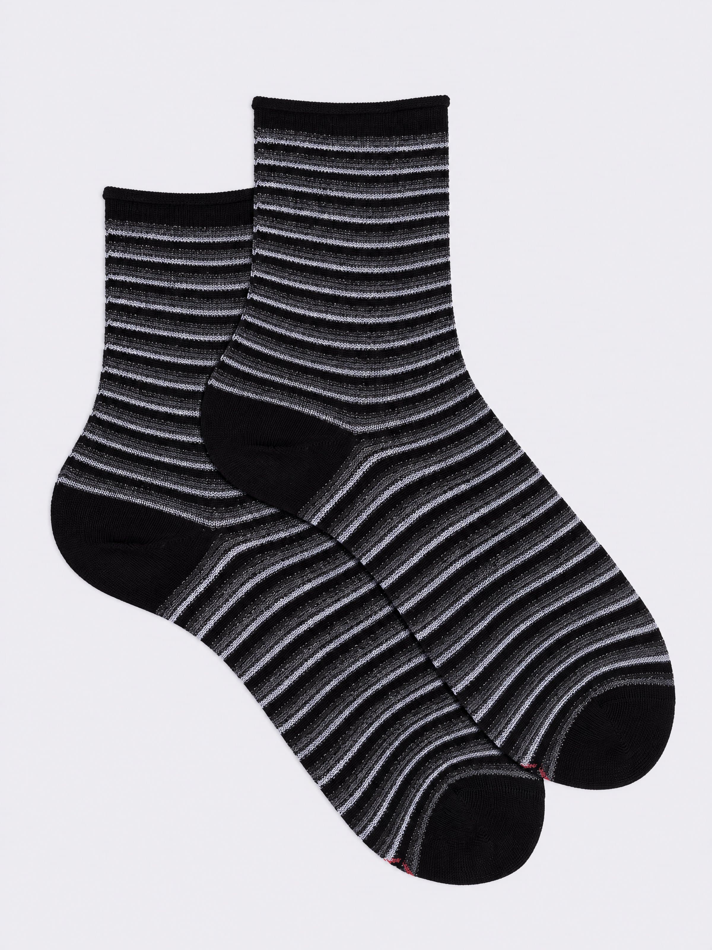 Calcetines Cortos de Mujer con Estampado de Rayas Degradadas - Image 1