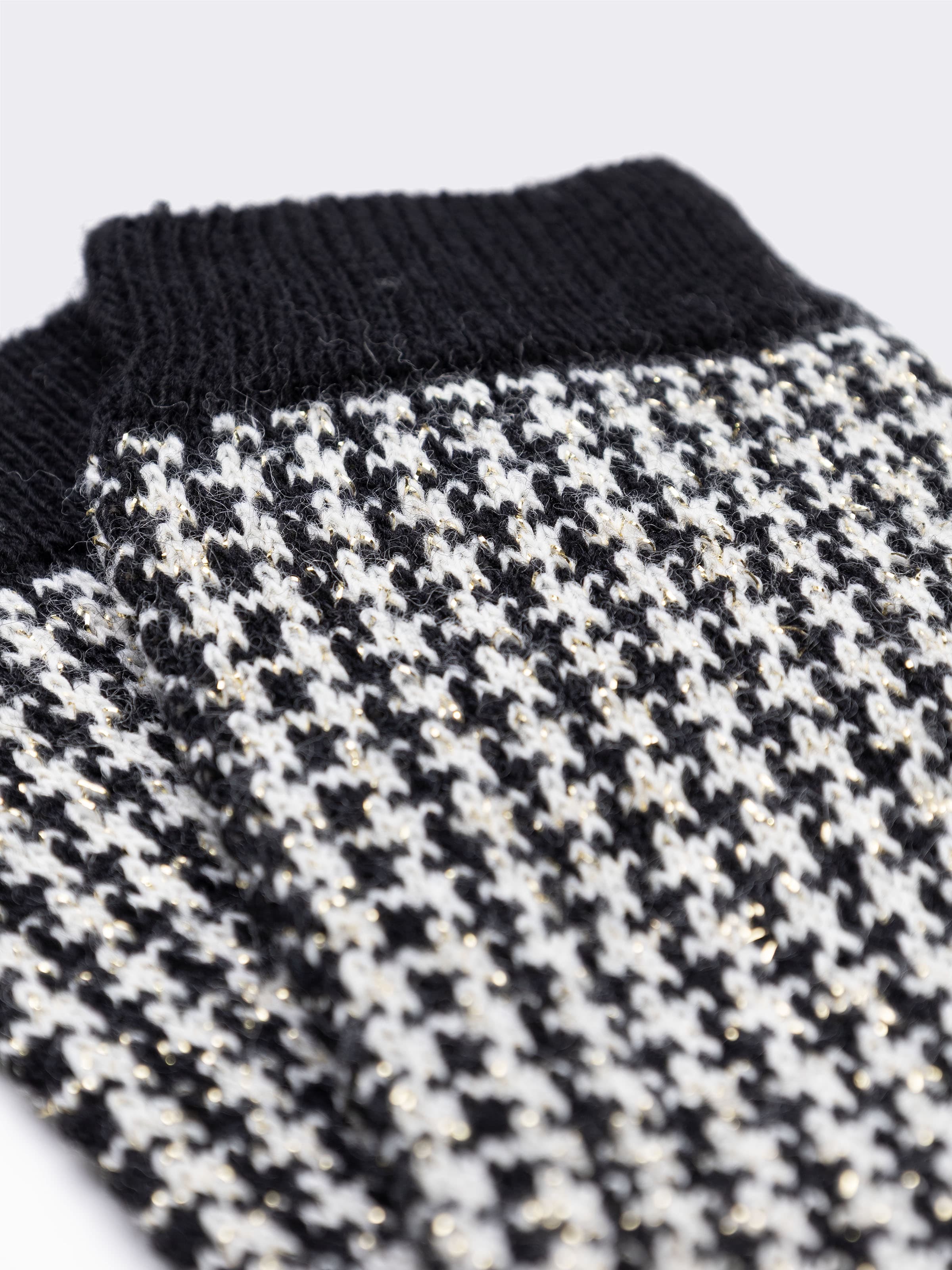 Women's Short Socks Houndstooth Pattern in Wool Blend - Image 2
